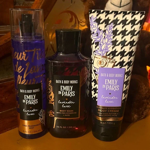 Bath & Body Works Emily In Paris Collection Lavender Luxe Set - Picture 1 of 2